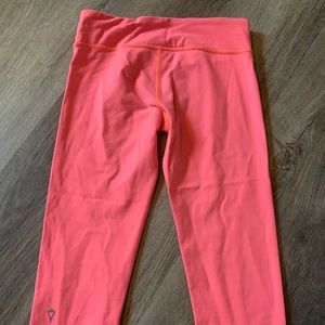 Ivviva crop leggings